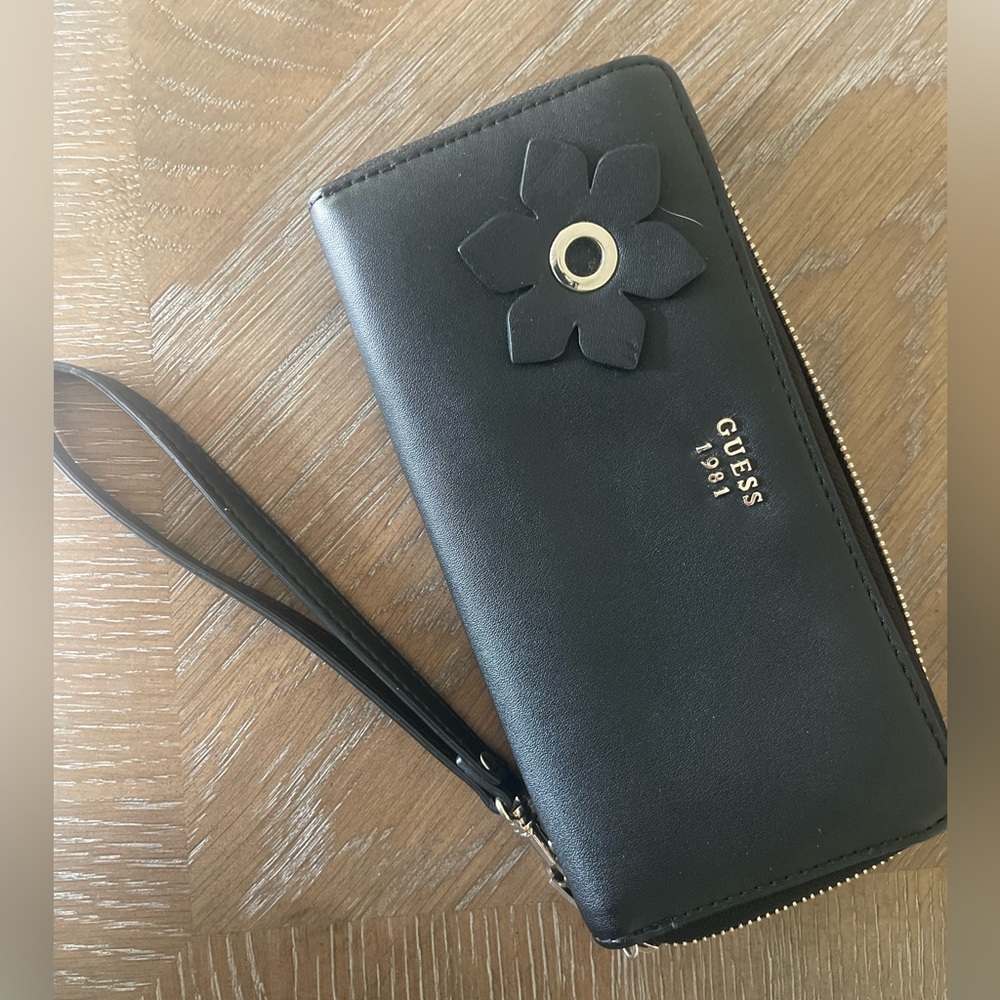Guess Wristlet Wallet in Black